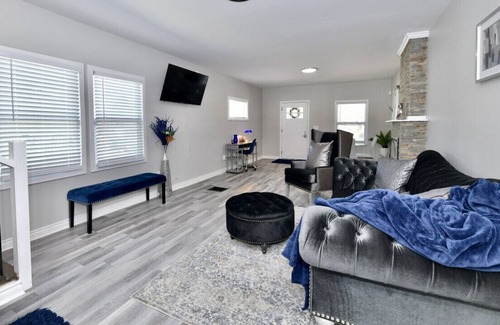 Near Eastside House | Exquisite 3-Bedroom Urban Oasis Minutes from Downtown Indianapolis: The Ultimate Comfort Experience
