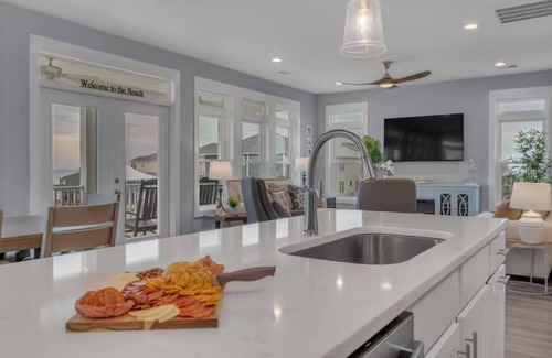 Ocean Isle Beach House | Exquisite Beach Luxe 2blocks from Beach w Private Pool, Elevator and Sleeps 15