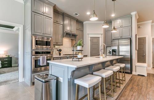 Moore House | Exquisite Escape in Moore!