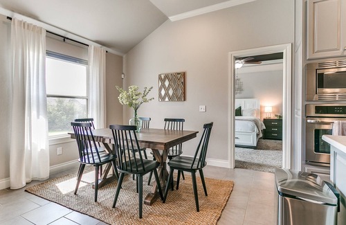 Moore House | Exquisite Escape in Moore!