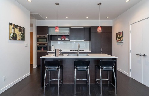 Downtown Victoria Condo | Exquisite gem in the heart of Victoria