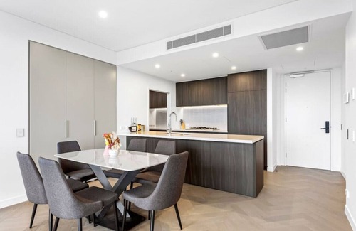 Macquarie Park Apartment | Exquisite High-End Retreat in Macquarie Park