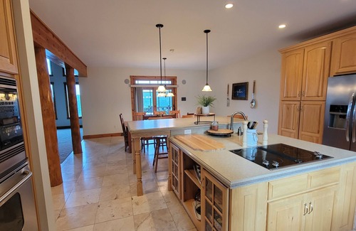 James Creek House | Exquisite home overlooking Lake Raystown Resort and minutes to the water !