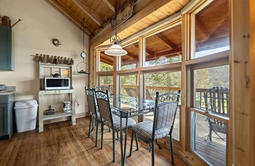 Rogers Ski Chalet | Exquisite, luxurious, stunning view, private, authentic log cabin