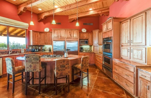 Dove Mountain House | Exquisite ranch home with private pool, hot tub, gourmet kitchen, & patio