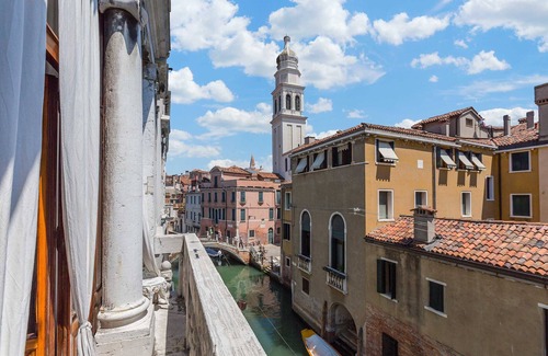 Castello Apartment | Exquisite Renaissance Palazzo with Magnificent Interior