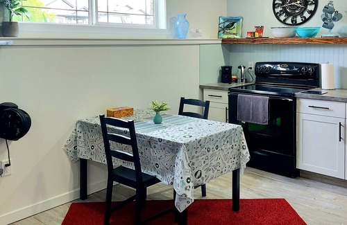 Grande Prairie Apartment | Exquisite Studio Suite Renovation - Fully Equipped for Your Comfort! ✨