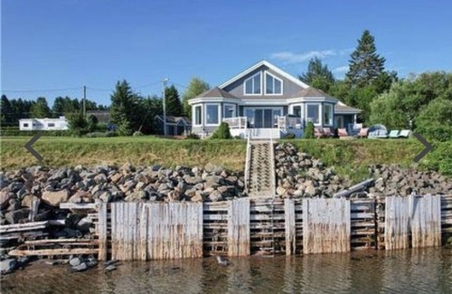 Charlo House | Exquisite waterfront property