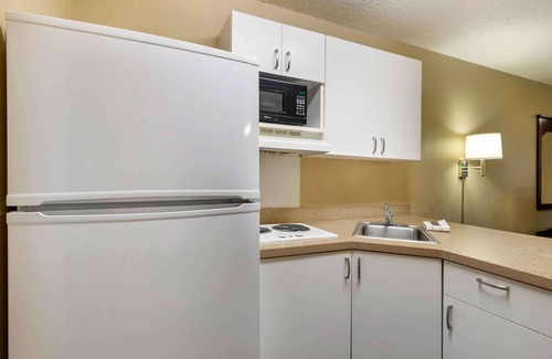 South Kansas City Hotel | Extended Stay America Suites Kansas City South