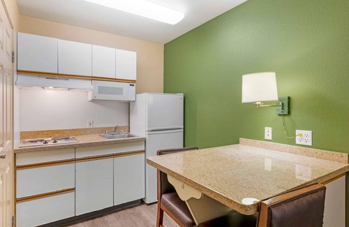 North San Antonio - SAT Hotel | Extended Stay America Suites San Antonio Airport
