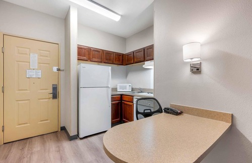 Wayne Hotel | Extended Stay America Suites Indianapolis Airport W Southern