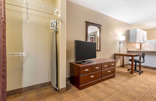 Wayne Hotel | Extended Stay America Suites Indianapolis Airport