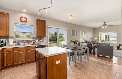 Fox Valley House | Extended Stay- Aurora FHS Rental - Shiloh