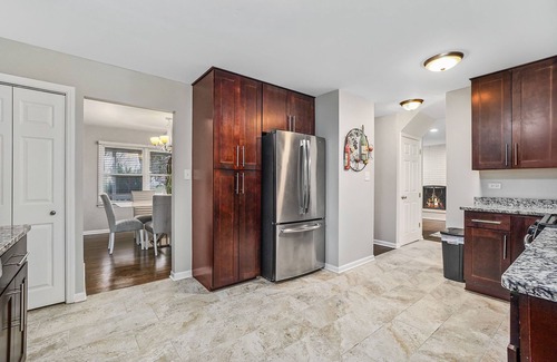 Flossmoor House | Extended Stay Flossmoor FHS Rental