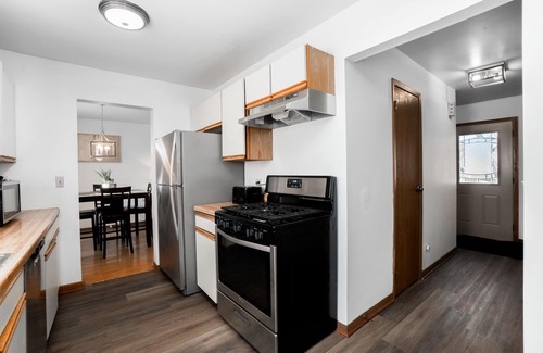 Fox Valley House | Extended Stay Naperville FHS Rental - Knoll Dr