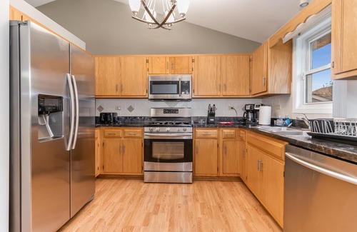 Fox Valley House | Extended Stay Plainfield FHS Rental