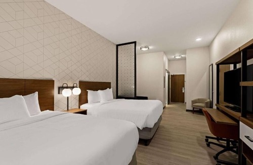Waco Hotel | Extended Stay Suites | 4 Units | Near Baylor University