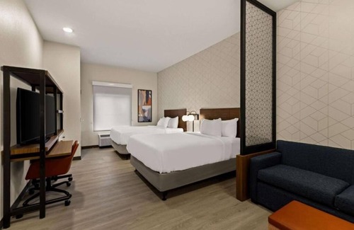 Waco Hotel | Extended Stay Suites | 4 Units | Near Baylor University