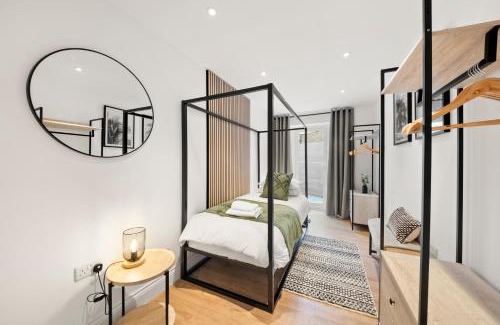 North Acton Apartment | Extended stays I Ideal for groups I Free parking