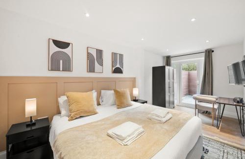North Acton Apartment | Extended stays I Ideal for groups I Free parking