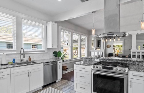 Pinecrest West Park House | Extended Stays Welcome! Private Heated Pool & Hot Tub |Pet Friendly |Fenced Yard