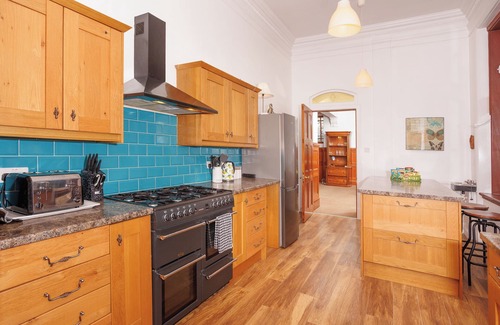 Dumbarton House | Extensive 7 bed Historical Mansion. 2 acres of garden, overlooking River Clyde