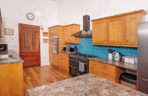 Dumbarton House | Extensive 7 bed Historical Mansion. 2 acres of garden, overlooking River Clyde