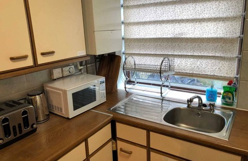 Larkhall Apartment | Extra Large Double Room with Shared Bathroom