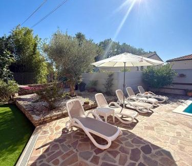 Kaldanija Apartment | EXTRAORDINARY Amna Home with 4 bedroom and pool!