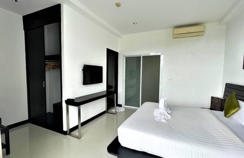 Kathu Apartment | Eye-Opening 1 Br Seaview Suite w/high speed wifi