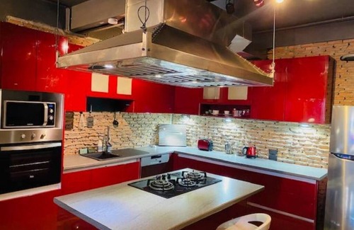 Old City Villa | eye popping old city 2 bedroom duplex at walking street