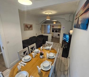 Galway City Centre Apartment | Eyre Square Lane
