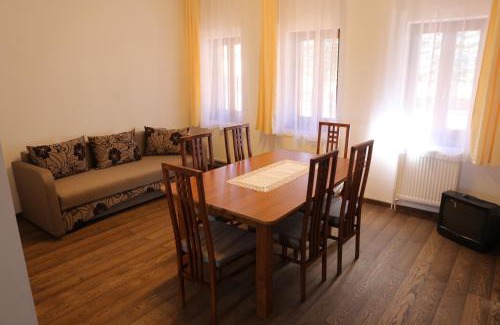 Bucin House | Ezüstfenyő Agroturisztikai Panzió