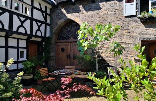 Alt-Wetter Hotel | Fünf Giebel Eck in der Freiheit am Ruhrtalradweg