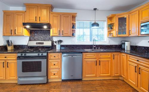 Hermosa Village House | F-22 Castle House 2