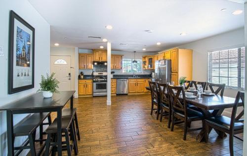 Hermosa Village House | F-22 Castle House 2