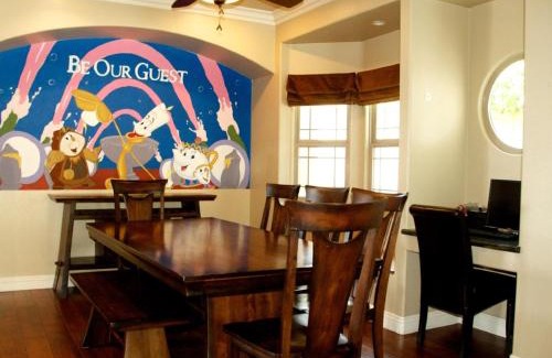 Southwest Anaheim House | F-25 Belles Castle