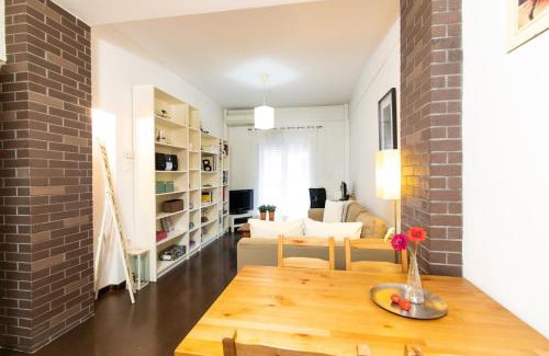 Thessaloniki Apartment | F & B Collection - Apartment for 3