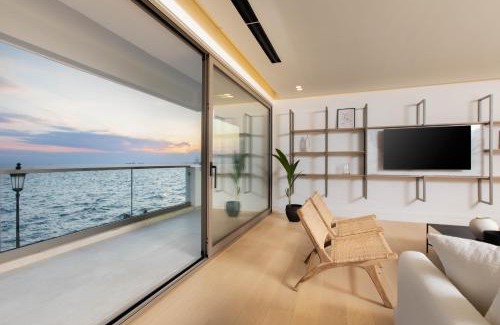 Thessaloniki City Centre Apartment | F & B Collection - Luxury Seafront 2 Bedroom Apartment