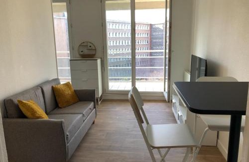 Sablon - Trudaine Apartment | F1 avec vue dégagée, 6 m2 terrasse, Wi-Fi