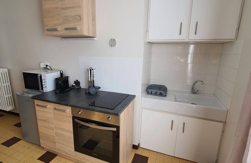 Orange Apartment | F2 air-conditioned condominium with swimming pool