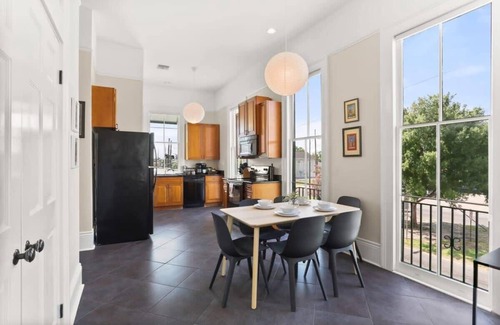 Faubourg Marigny Apartment | Fab Marigny | 2BD Flat | Close to French Quarter
