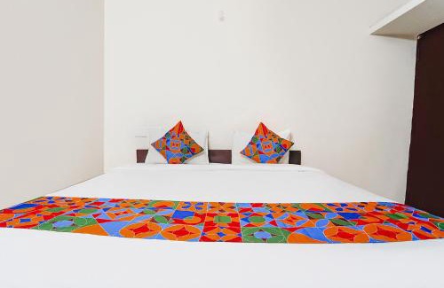 Valasaravakkam Hotel | FabExpress Epic Residency - Nr SRM University, Ramapuram