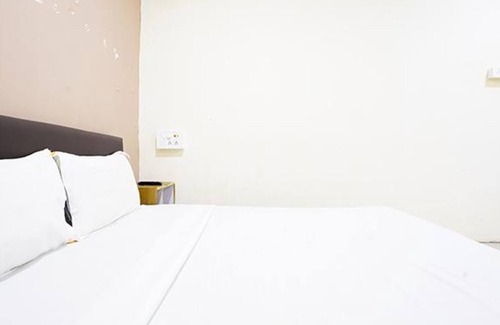 Udhna Hotel | Fabhotel Infinity Rooms & Banquet