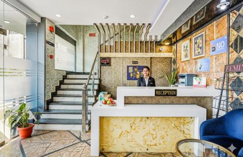 Charbagh Hotel | FabHotel Metro View
