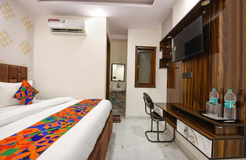 Khattalwada Hotel | FabHotel NP International - Nehru Place Market