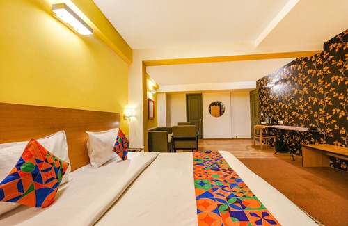 Gurugram Hotel | Fabhotel Old Maple Leaf