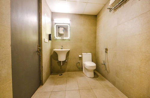 Gurugram Hotel | Fabhotel Old Maple Leaf