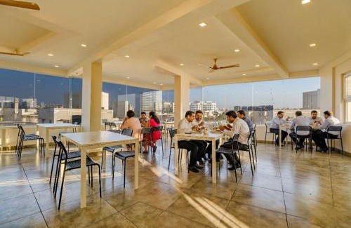 Marathahalli Hotel | FabHotel Rotano Grand - Nr Marathahalli Bridge