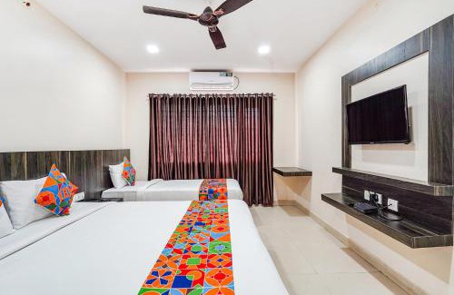 Narasapura Hotel | FabHotel Rove Inn & Suites - Nr Thammenahalli Village